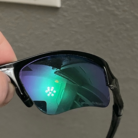 2 pair of polarized Oakley sunglasses - Picture 9 of 10